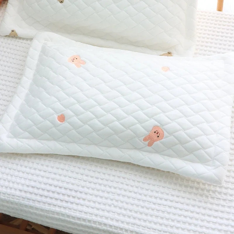 Taie d'Oreiller Bébé en Coton - Motif Lapin Brodé - Coussin Deco