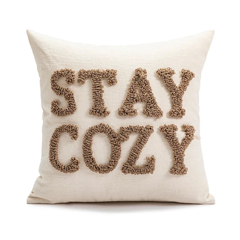 Housse de Coussin Brodée - Motif STAY COZY en Relief, Style Bohème - Coussin Deco