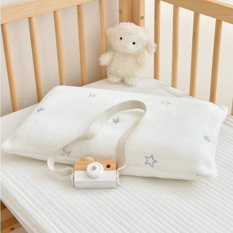 Taie d'Oreiller Bébé en Coton - Motif Étoilé - Coussin Deco